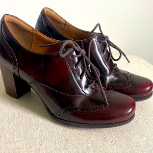 Clarks Oxford style heels